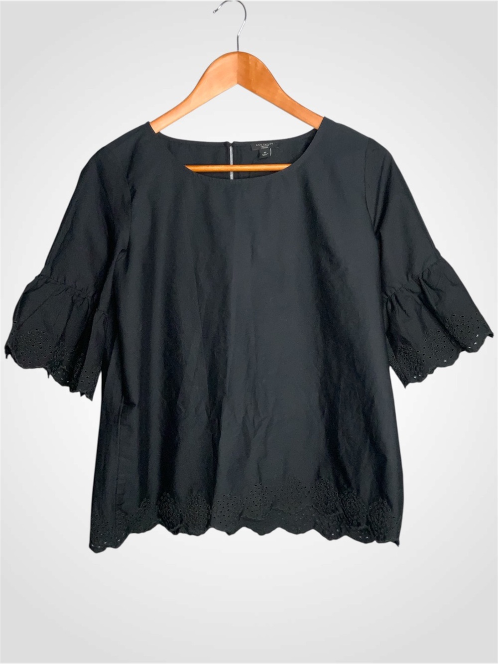 Ann Taylor Factory Black Eyelet Scallop Sleeve Blouse MP